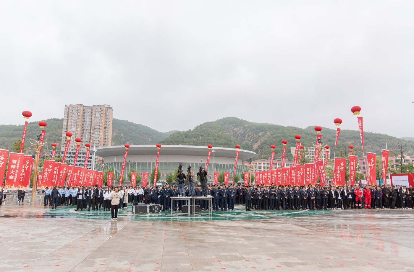 鄉甯縣“迎兩節，優環境，強服務(wù)”誓師大會